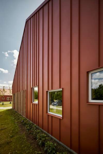 Daycare center in Holstebro welcomes children and nature in steel profiles from top to bottom, Nørre Boulevard 57, 7500 Holstebro, Denmark